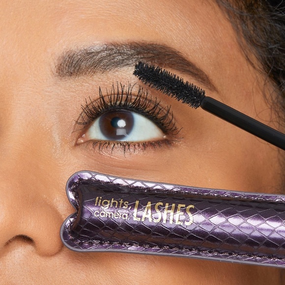 ✨ tarte Lights, Camera, Lashes™ 4-in-1 Mascara - Picture 5 of 8